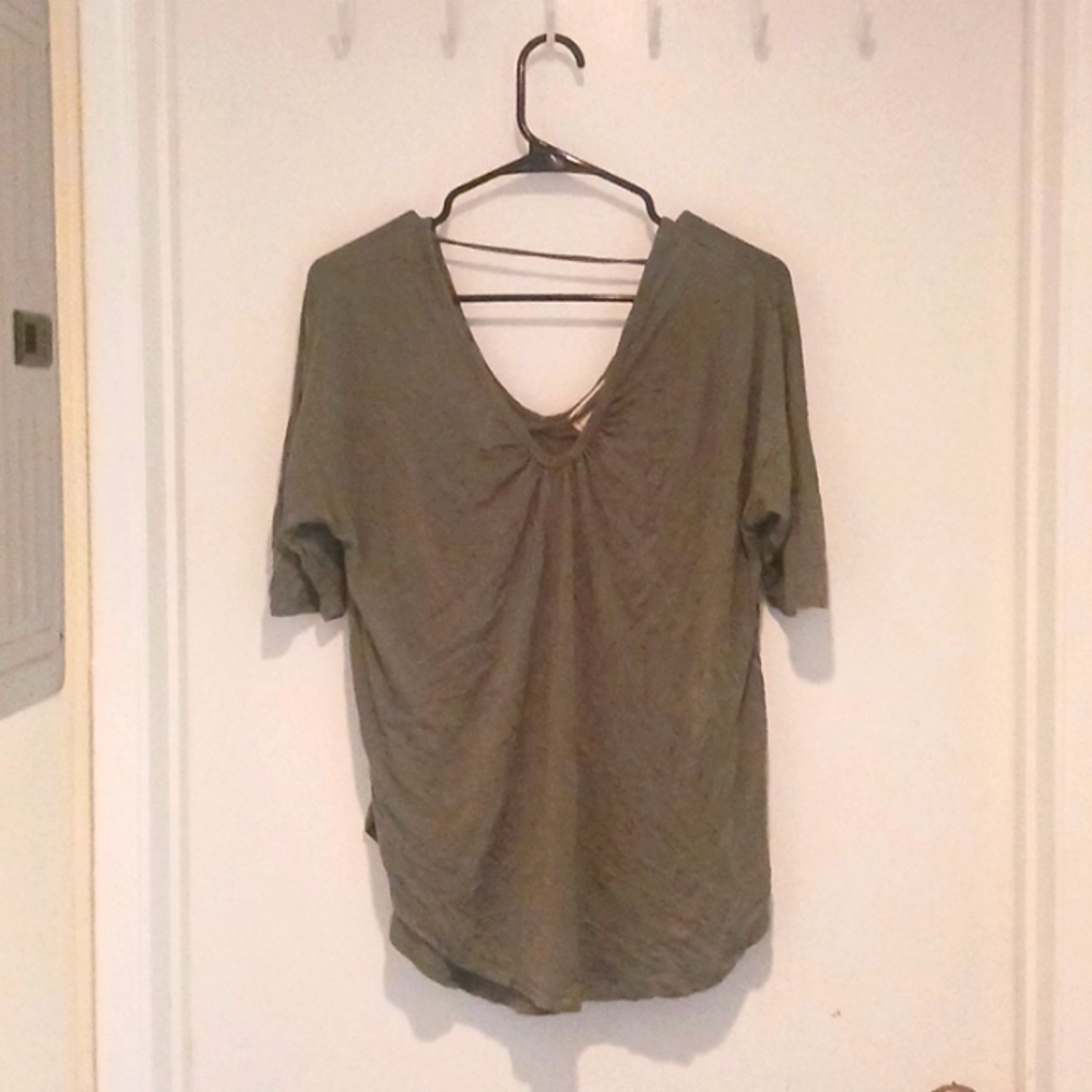 Green M/L t shirt